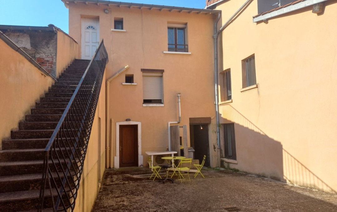 Annonces OULLINS : Immeuble | LA TOUR-DE-SALVAGNY (69890) | 162 m2 | 550 000 € 