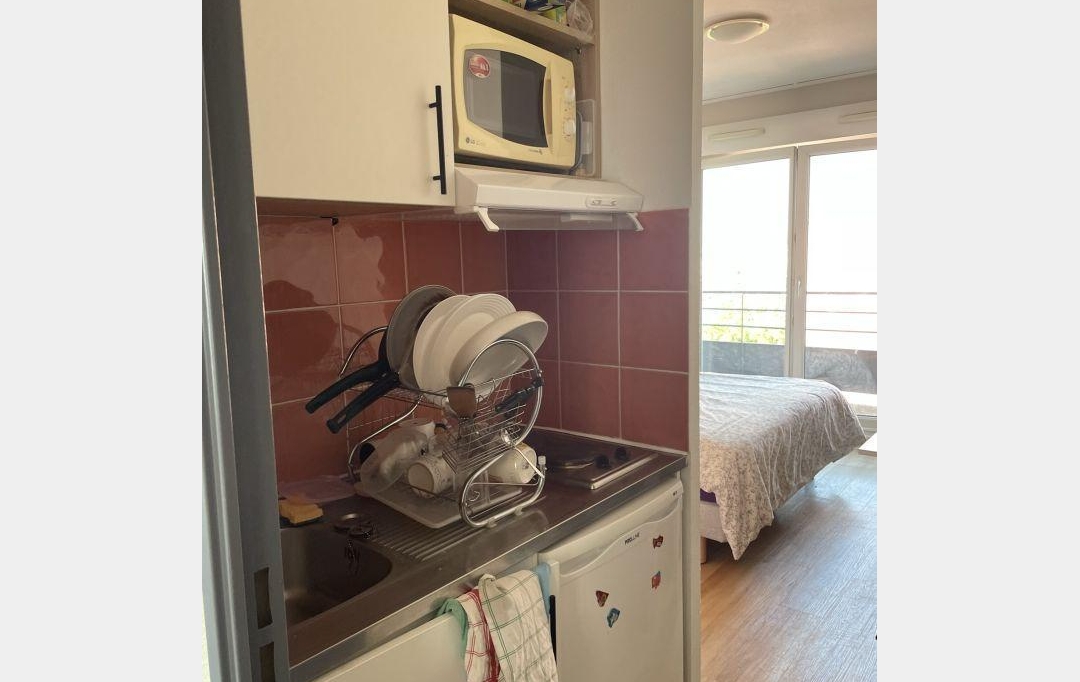 Annonces OULLINS : Appartement | LYON (69008) | 24 m2 | 95 000 € 