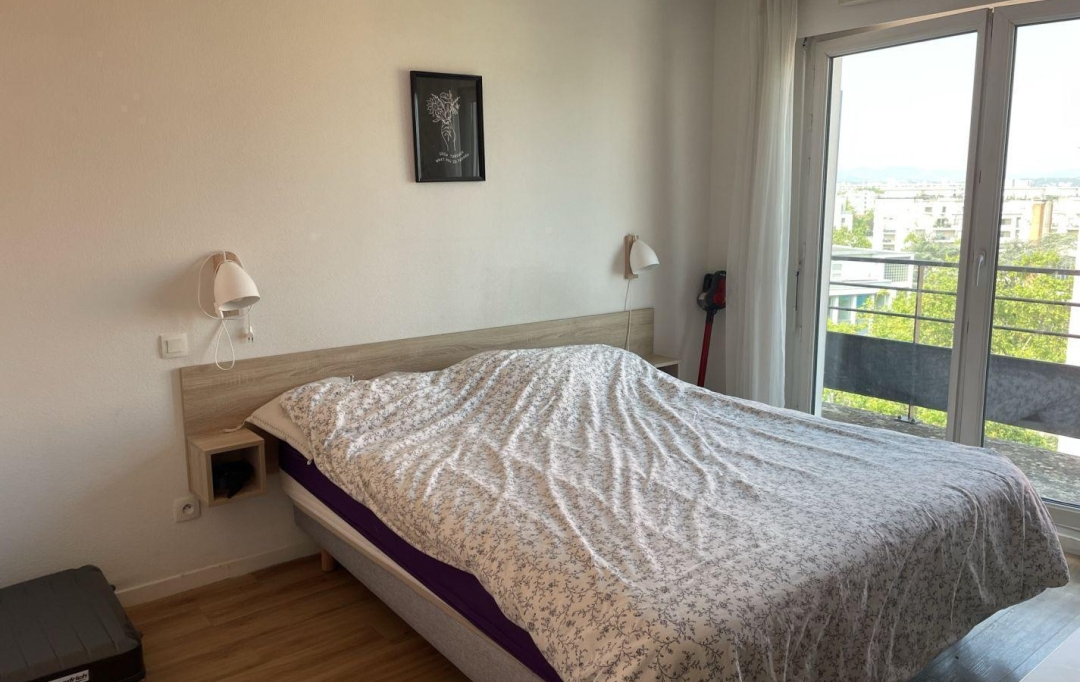 Annonces OULLINS : Appartement | LYON (69008) | 24 m2 | 95 000 € 