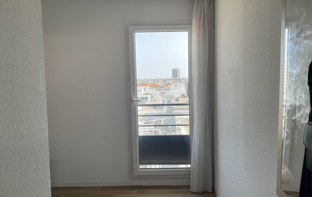 Annonces OULLINS : Appartement | LYON (69008) | 24 m2 | 95 000 € 